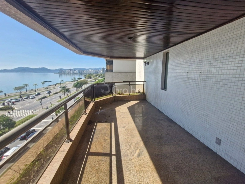 Apartamento na Beira Mar com 4 dormitórios, sendo 2 suítes e 2 vagas: 1ª foto da galeria de imagens do imóvel