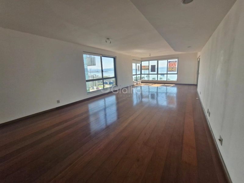 Apartamento na Beira Mar com 4 dormitórios, sendo 2 suítes e 2 vagas: 9ª foto da galeria de imagens do imóvel