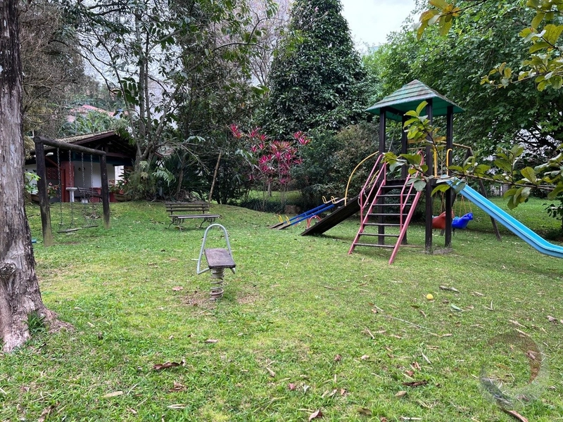 Casa Residencial com 5 dormitórios, sendo 1 suíte: 21ª foto da galeria de imagens do imóvel