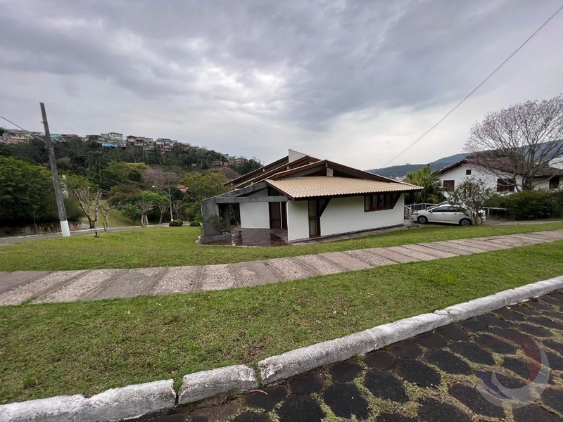 Casa Residencial com 5 dormitórios, sendo 1 suíte: 26ª foto da galeria de imagens do imóvel