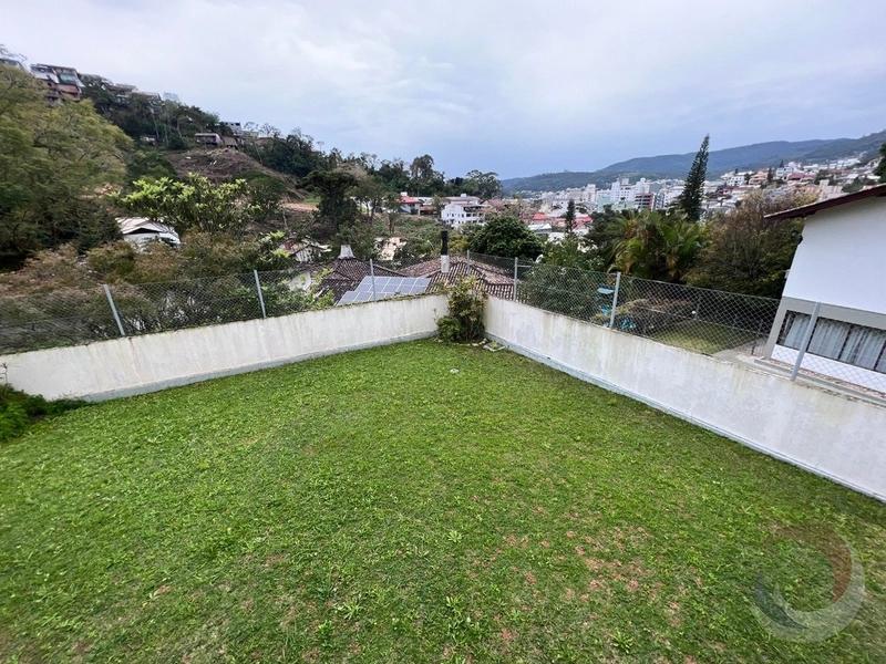 Casa Residencial com 5 dormitórios, sendo 1 suíte: 14ª foto da galeria de imagens do imóvel