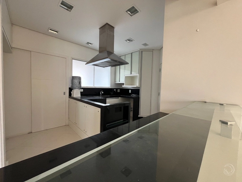 Cobertura Duplex no centro com 4 dormitórios 3 suítes e 3 vagas: 7ª foto da galeria de imagens do imóvel