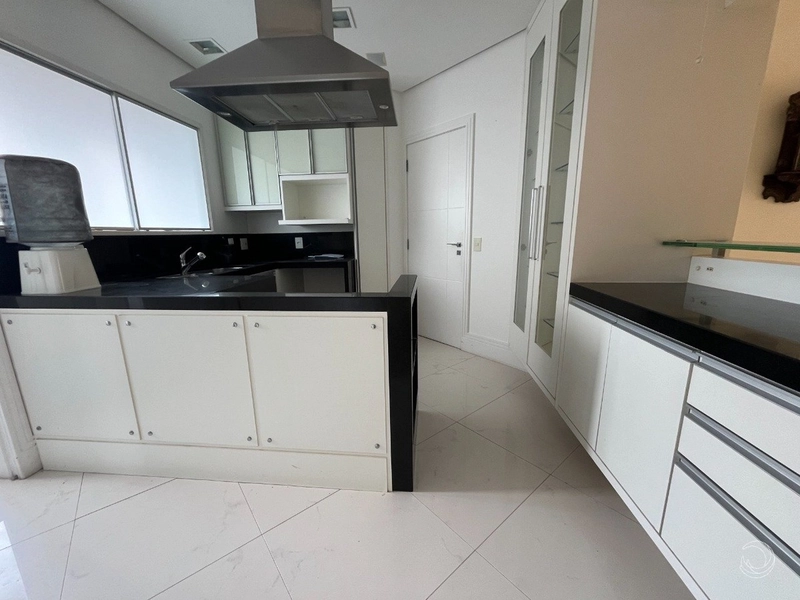 Cobertura Duplex no centro com 4 dormitórios 3 suítes e 3 vagas: 6ª foto da galeria de imagens do imóvel