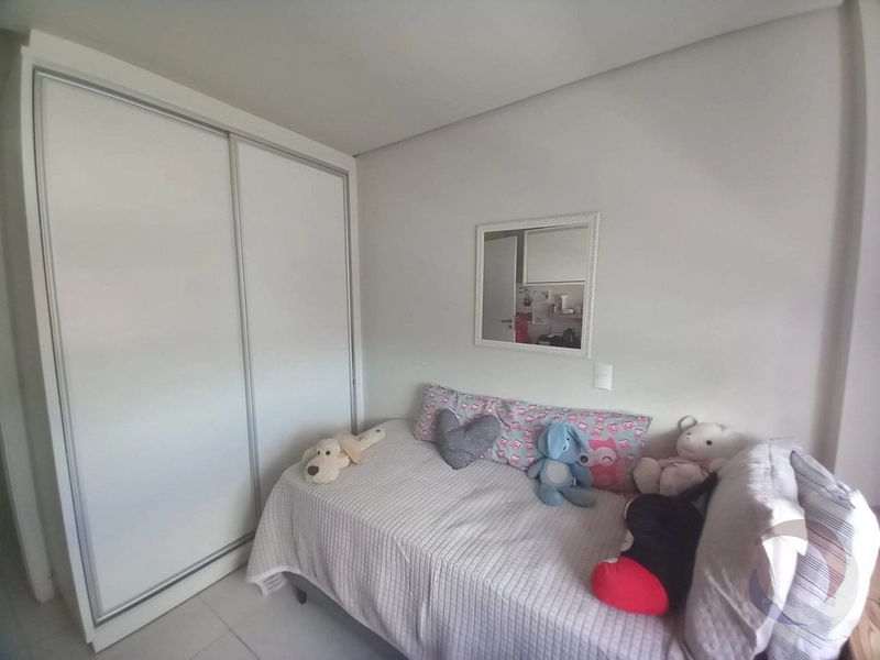 Apartamento em Coqueiros com 4 dormitórios, sendo 1 suíte e 2 vagas: 18ª foto da galeria de imagens do imóvel