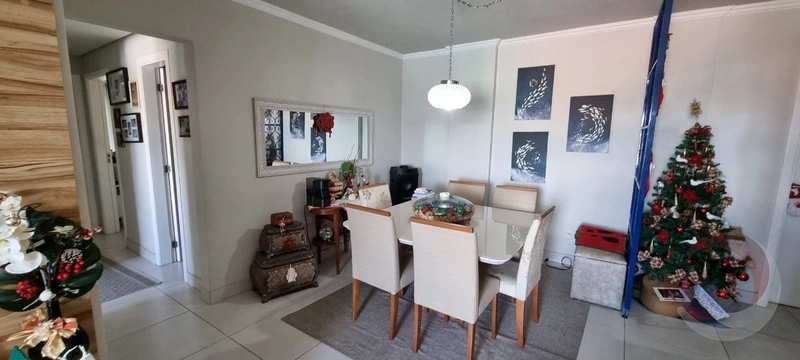Apartamento em Coqueiros com 4 dormitórios, sendo 1 suíte e 2 vagas: 3ª foto da galeria de imagens do imóvel