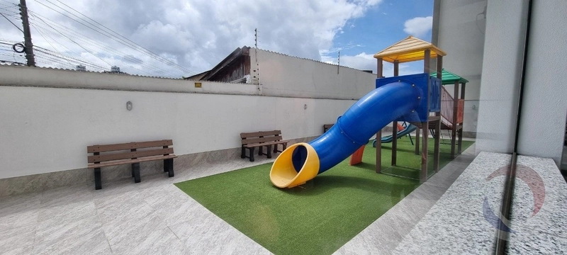 Apartamento em Coqueiros com 4 dormitórios, sendo 1 suíte e 2 vagas: 20ª foto da galeria de imagens do imóvel