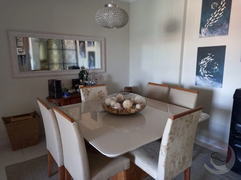 Apartamento em Coqueiros com 4 dormitórios, sendo 1 suíte e 2 vagas: 6ª foto da galeria de imagens do imóvel