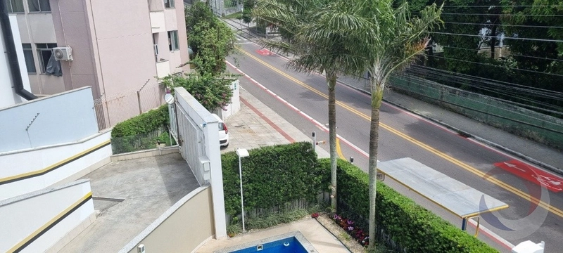Apartamento em Coqueiros com 4 dormitórios, sendo 1 suíte e 2 vagas: 8ª foto da galeria de imagens do imóvel