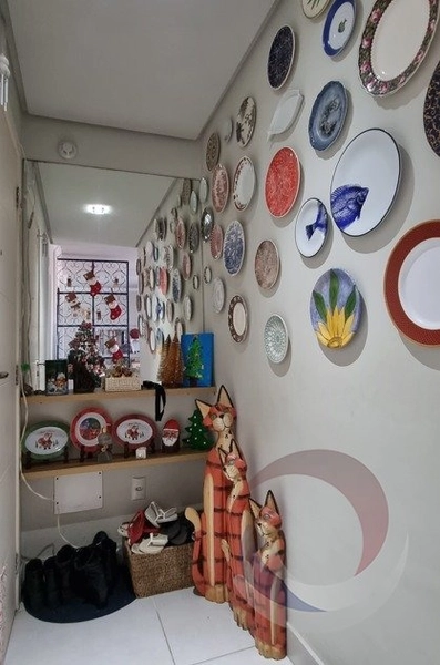 Apartamento em Coqueiros com 4 dormitórios, sendo 1 suíte e 2 vagas: 14ª foto da galeria de imagens do imóvel