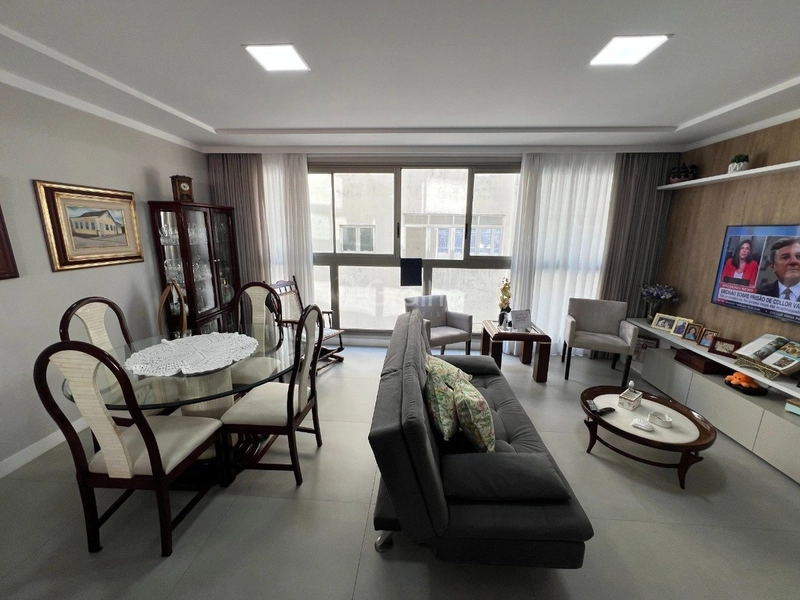 Apartamento no Centro com 3 dormitórios sendo 3 suítes e 2 vagas: 3ª foto da galeria de imagens do imóvel