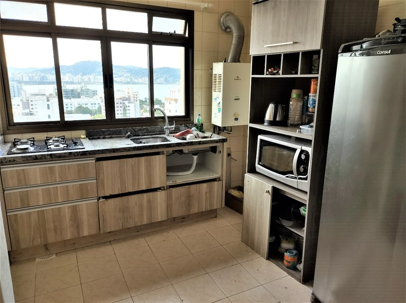 Apartamento em coqueiros com 03 dormitórios, sendo 01 suíte e 1 vaga: 6ª foto da galeria de imagens do imóvel