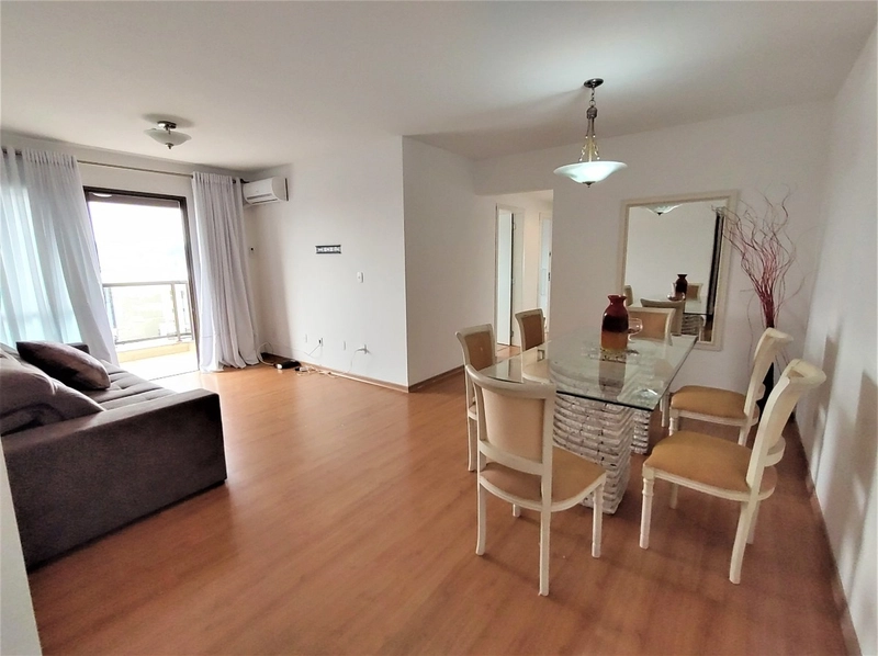Apartamento em coqueiros com 03 dormitórios, sendo 01 suíte e 1 vaga: 1ª foto da galeria de imagens do imóvel