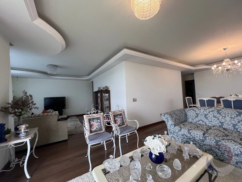 Apartamento na Beira Mar com 4 dormitórios 1 suítes 233 m²: 7ª foto da galeria de imagens do imóvel