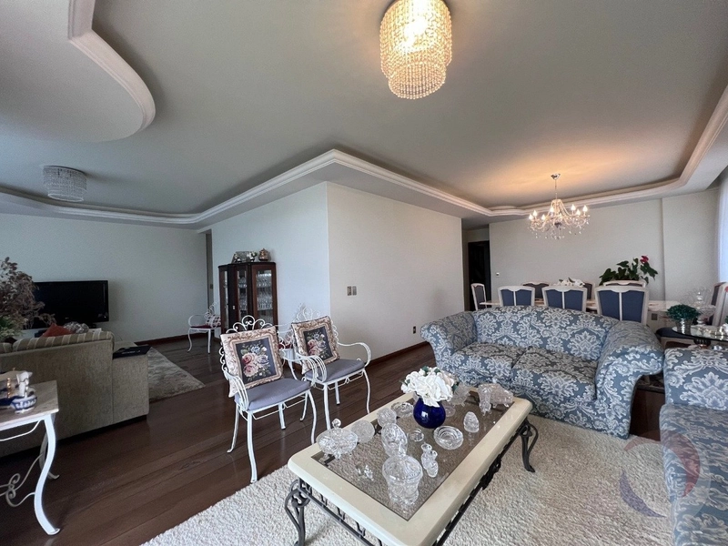 Apartamento na Beira Mar com 4 dormitórios 1 suítes 233 m²: 1ª foto da galeria de imagens do imóvel