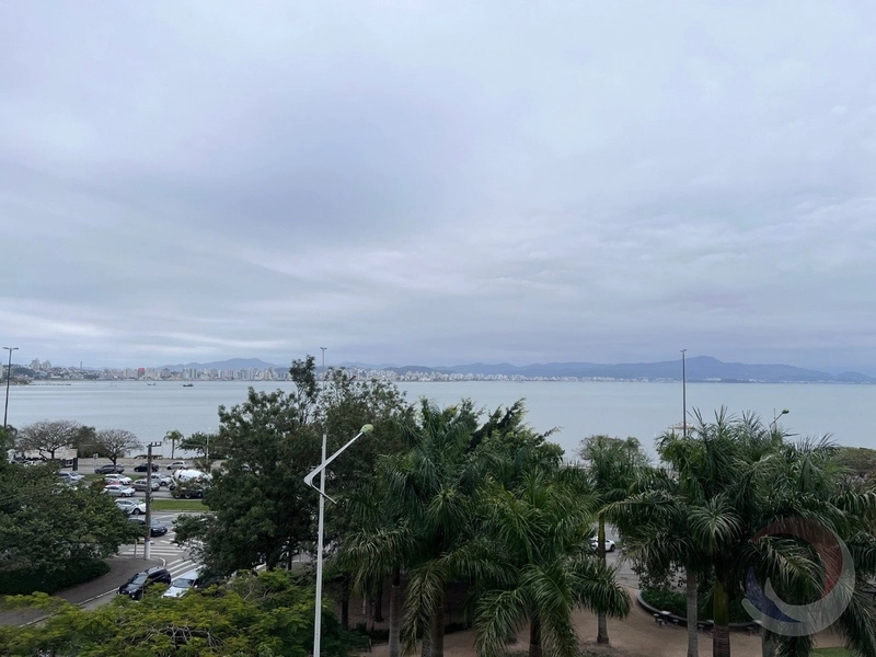 Apartamento na Beira Mar com 4 dormitórios 1 suítes 233 m²: 8ª foto da galeria de imagens do imóvel