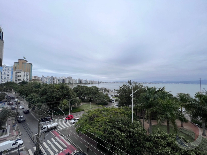 Apartamento na Beira Mar com 4 dormitórios 1 suítes 233 m²: 9ª foto da galeria de imagens do imóvel