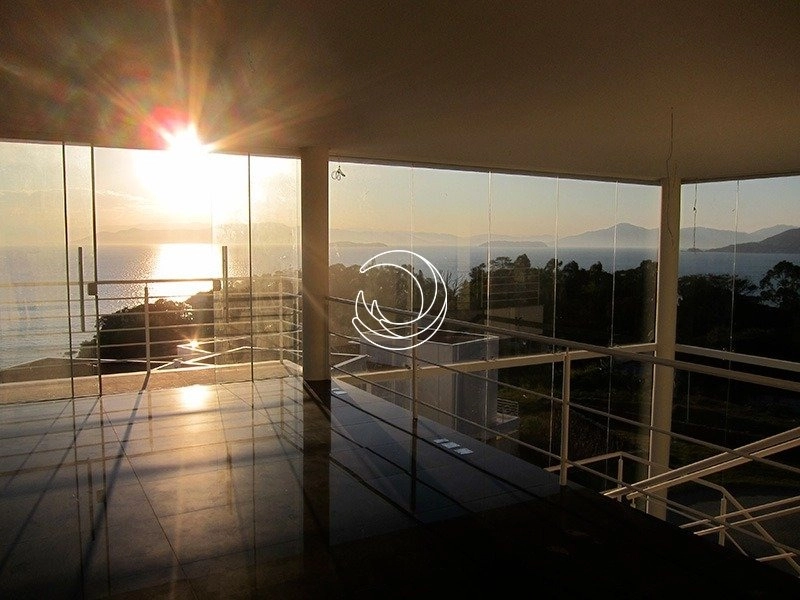Casa residencial em Cacupe com 3 pavimentos, com 3 suítes 461 m²: 18ª foto da galeria de imagens do imóvel