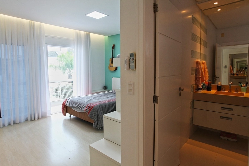 Casa residencial em Jurerê Internacional com 6 suítes e 4 vagas: 5ª foto da galeria de imagens do imóvel
