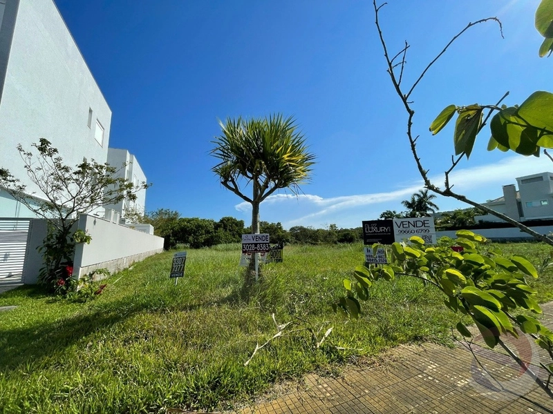 Terreno com 750 m² em Jurerê Internacional: 2ª foto da galeria de imagens do imóvel