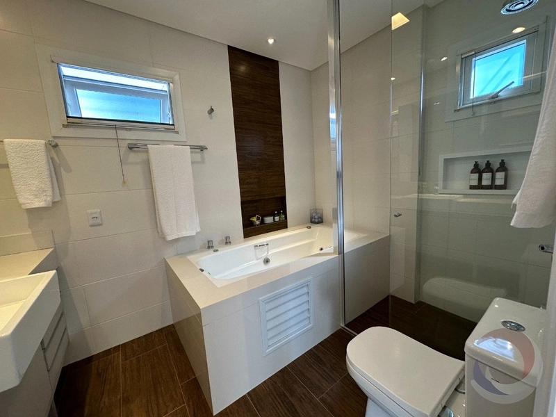 casa em Jurerê Internacional com 3 dormitórios 2 suítes - 330m²: 36ª foto da galeria de imagens do imóvel