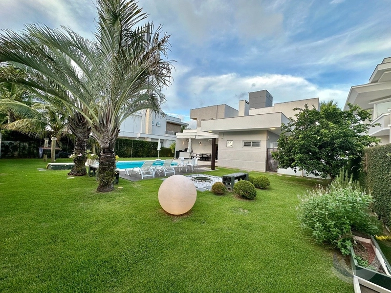 casa em Jurerê Internacional com 3 dormitórios 2 suítes - 330m²: 2ª foto da galeria de imagens do imóvel