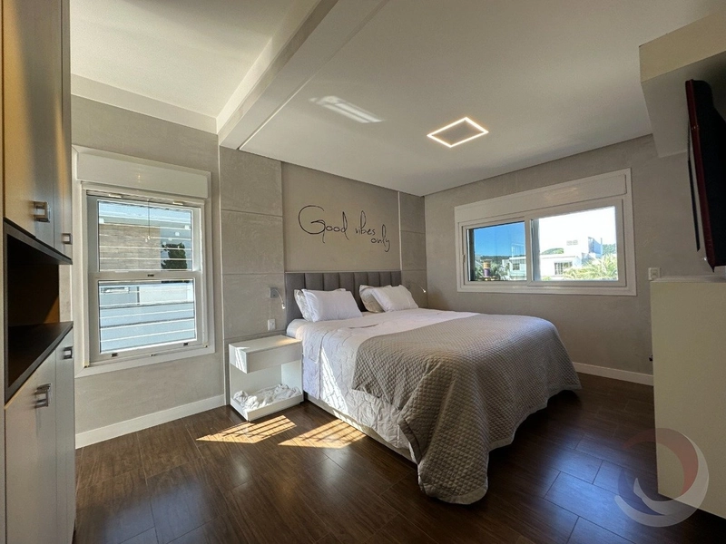 casa em Jurerê Internacional com 3 dormitórios 2 suítes - 330m²: 31ª foto da galeria de imagens do imóvel