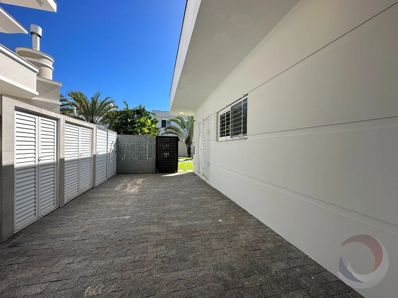 casa em Jurerê Internacional com 3 dormitórios 2 suítes - 330m²: 38ª foto da galeria de imagens do imóvel