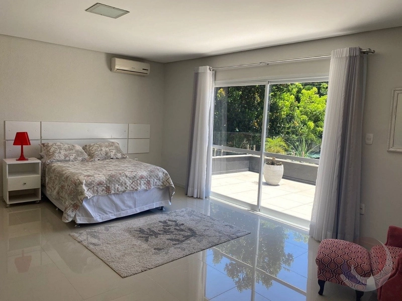 Casa em Condomínio Fechado em Jurerê com 4 suítes: 4ª foto da galeria de imagens do imóvel