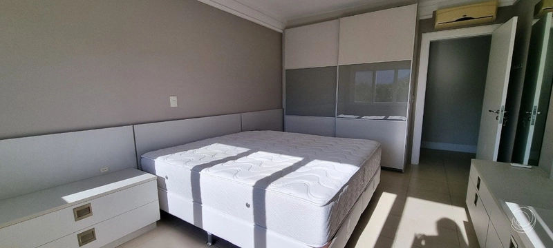 Casa em Condomínio fechado em Cacupé com 3 dormitórios 1 suíte e 2 vg: 35ª foto da galeria de imagens do imóvel