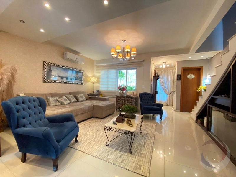 Casa no Campeche com 3 dormitórios 1 suíte e 2 vagas - 144m²: 1ª foto da galeria de imagens do imóvel