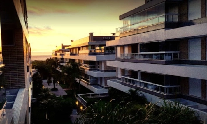 Apartamento no Campeche com 2 dormitórios, sendo 1 suíte: 1ª foto da galeria de imagens do imóvel
