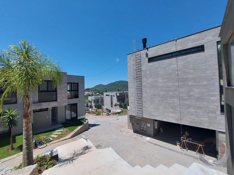 Casa no Canto da Lagoa com 3 quartos sendo 3 suítes: 5ª foto da galeria de imagens do imóvel