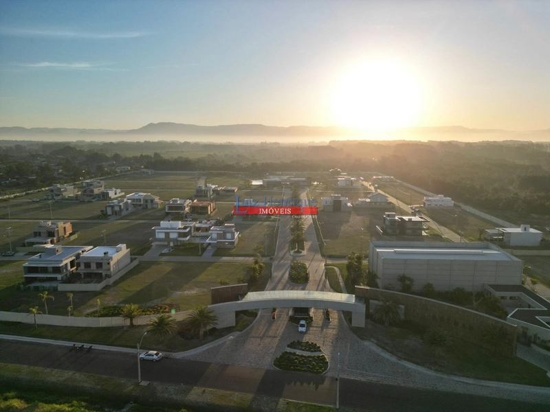 Linda casa no Arenas.: 1ª foto da galeria de imagens do imóvel