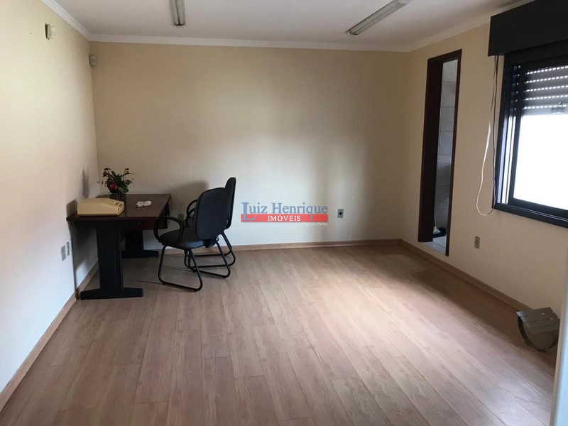 No centro de Capão Novo: 2ª foto da galeria de imagens do imóvel