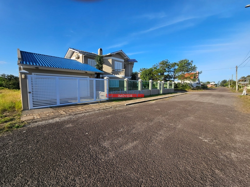 Maravilhosa casa no Capão Novo Village: 2ª foto da galeria de imagens do imóvel