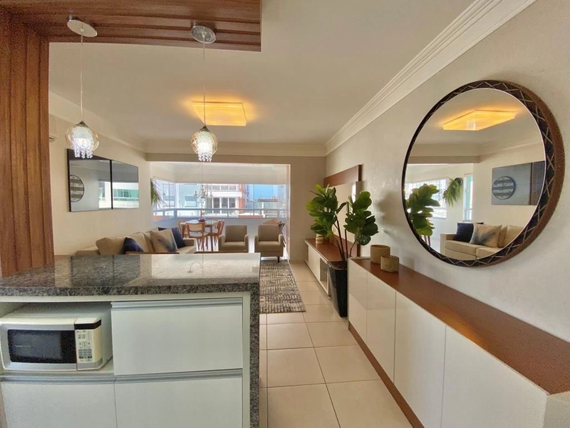 Apartamento com sacada de frente, decorado, no Centro de Capão!: 7ª foto da galeria de imagens do imóvel