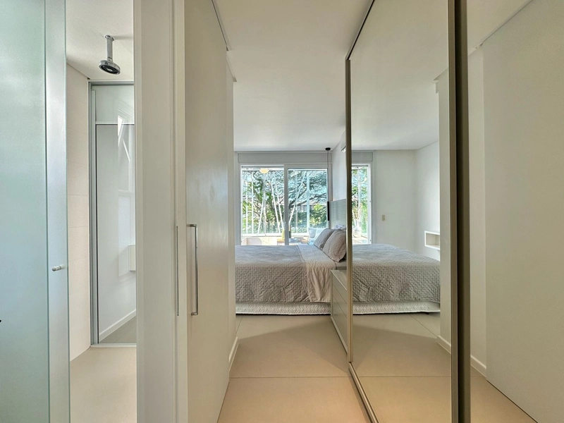 Belíssima residência contemporânea beira lago no Condomínio Enseada!: 69ª foto da galeria de imagens do imóvel