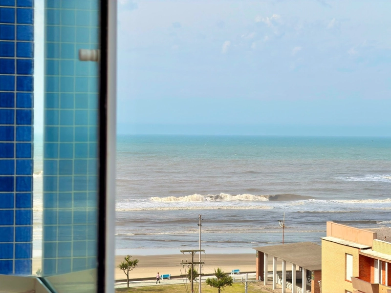 Belo apartamento de frente, COM VISTA ETERNA PARA O MAR, em Capão!: 2ª foto da galeria de imagens do imóvel