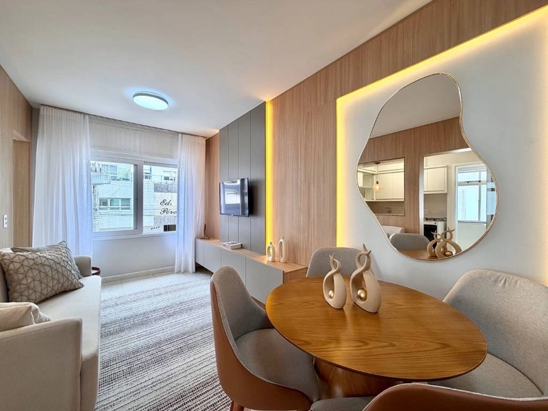 Excelente apartamento com sacada no Centro de Capão da Canoa!: 1ª foto da galeria de imagens do imóvel