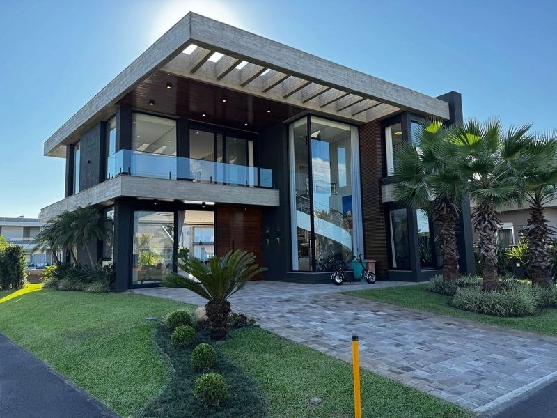 Residência de esquina, beira lago, 5 suítes, no MALIBU, em Xangri-Lá!: 1ª foto da galeria de imagens do imóvel