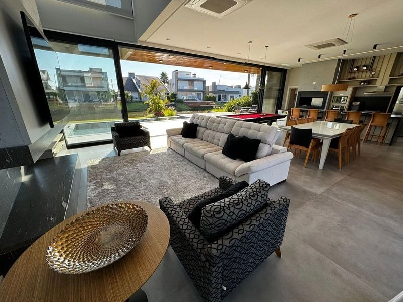 Residência de esquina, beira lago, 5 suítes, no MALIBU, em Xangri-Lá!: 5ª foto da galeria de imagens do imóvel