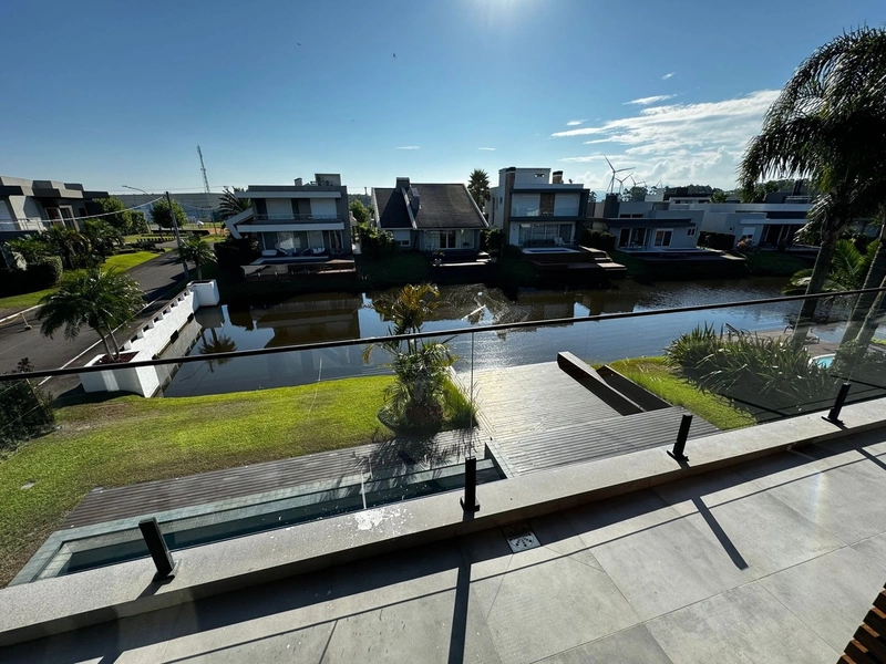 Residência de esquina, beira lago, 5 suítes, no MALIBU, em Xangri-Lá!: 32ª foto da galeria de imagens do imóvel