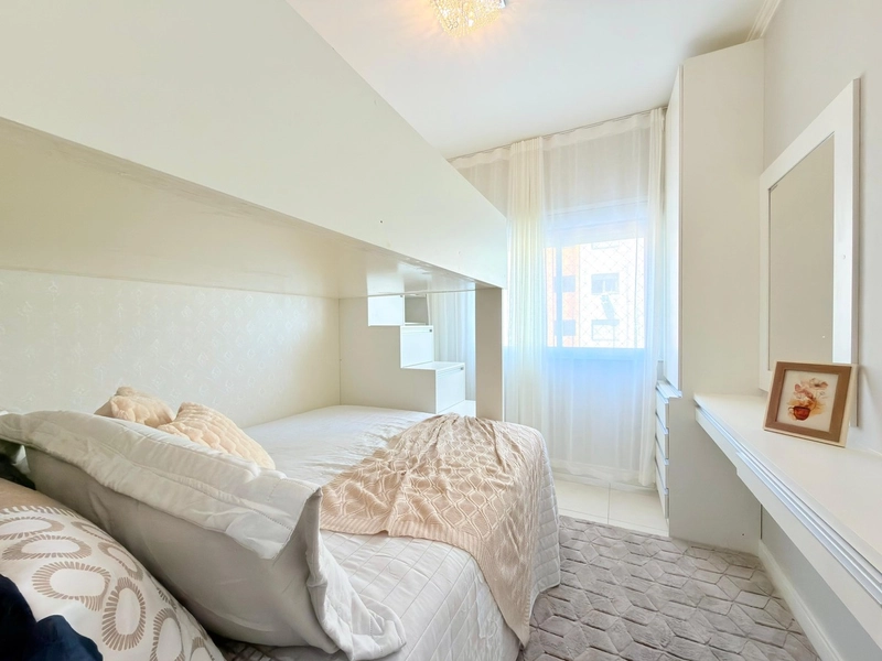 Apartamento COM TERRAÇO DE FRENTE, mobiliado, pronto para usar!: 24ª foto da galeria de imagens do imóvel