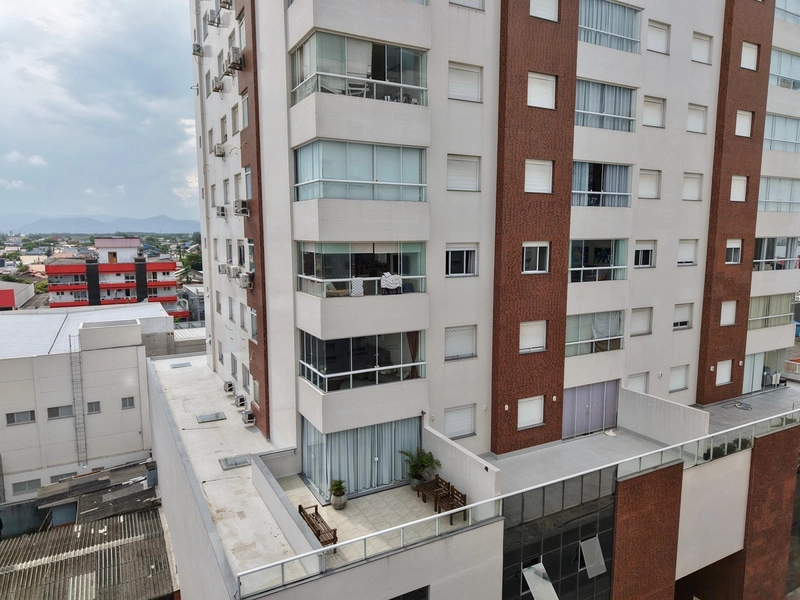 Apartamento COM TERRAÇO DE FRENTE, mobiliado, pronto para usar!: 28ª foto da galeria de imagens do imóvel