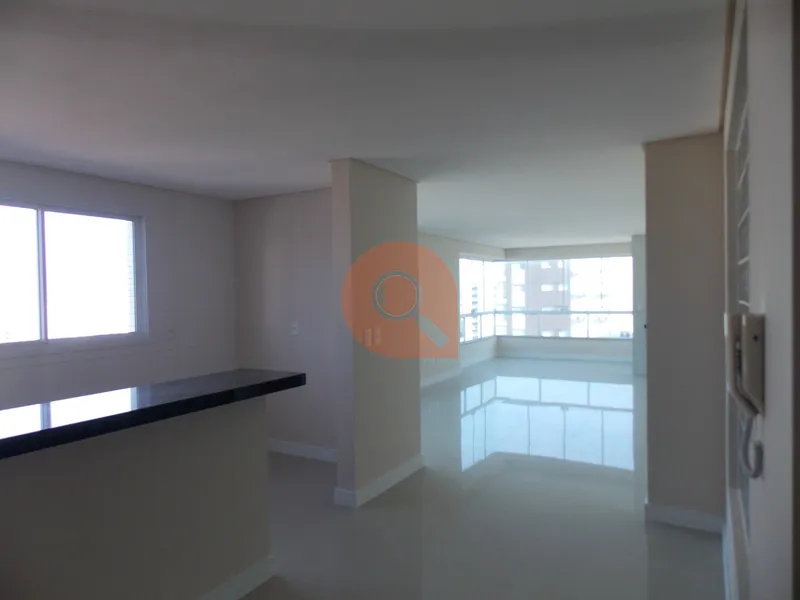 Apartamento de alto padrão, com infraestrutura de resort, frente Praça: 17ª foto da galeria de imagens do imóvel