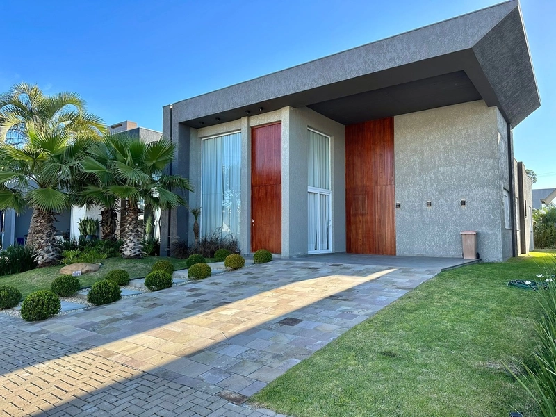 Residência nova, decorada, no Condomínio Dubai em Capão da Canoa!