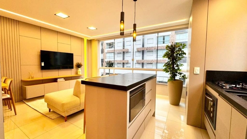 Lindo apartamento de frente, com terraço lateral, mobiliado em Capão!: 2ª foto da galeria de imagens do imóvel