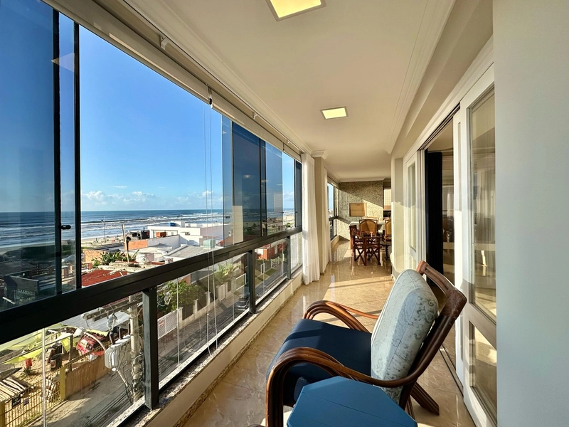 Apartamento 4 dormitórios com vista eterna para o mar, perto da praia!: 1ª foto da galeria de imagens do imóvel