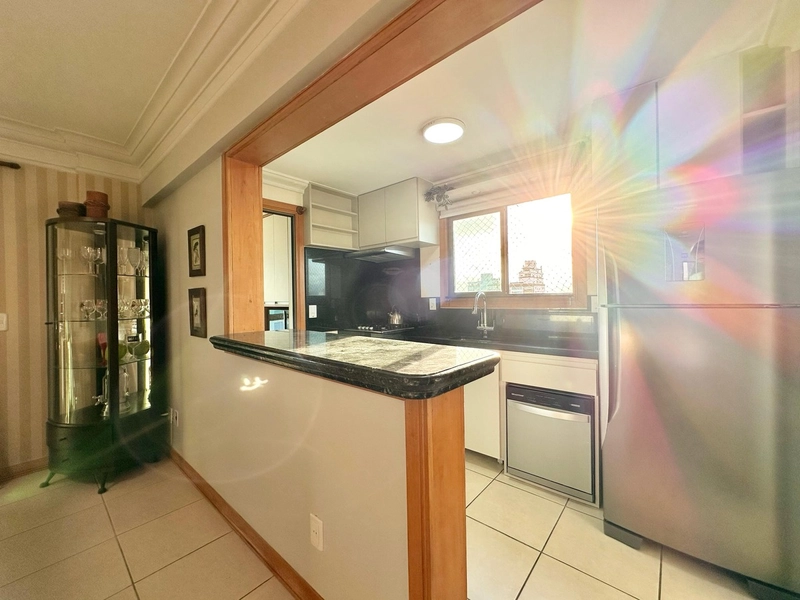 Amplo apartamento com sacadão com vista para o mar, no Centro: 11ª foto da galeria de imagens do imóvel