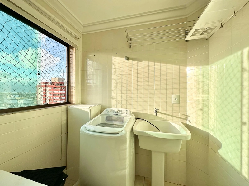 Amplo apartamento com sacadão com vista para o mar, no Centro: 14ª foto da galeria de imagens do imóvel